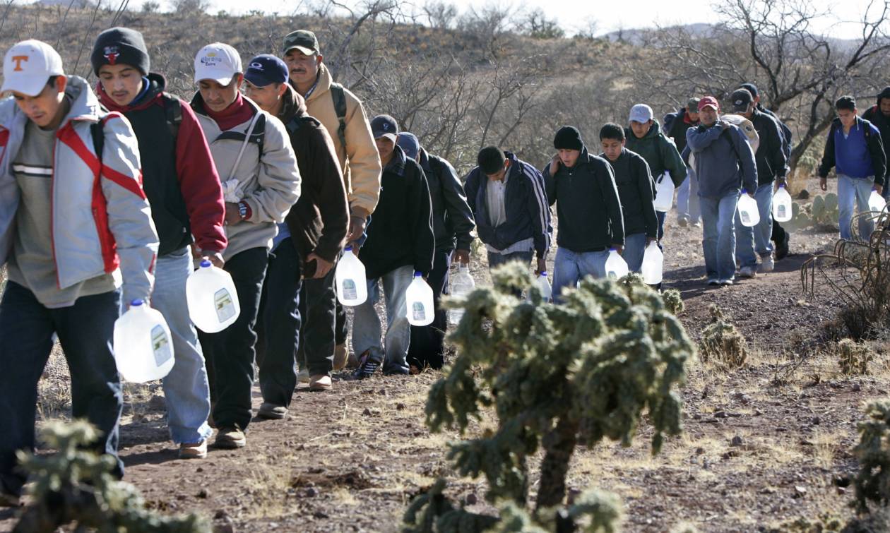 «Σάστισαν» στο Μεξικό από την είδηση ότι δεκάδες χιλιάδες μετανάστες θα απελαθούν από τις ΗΠΑ