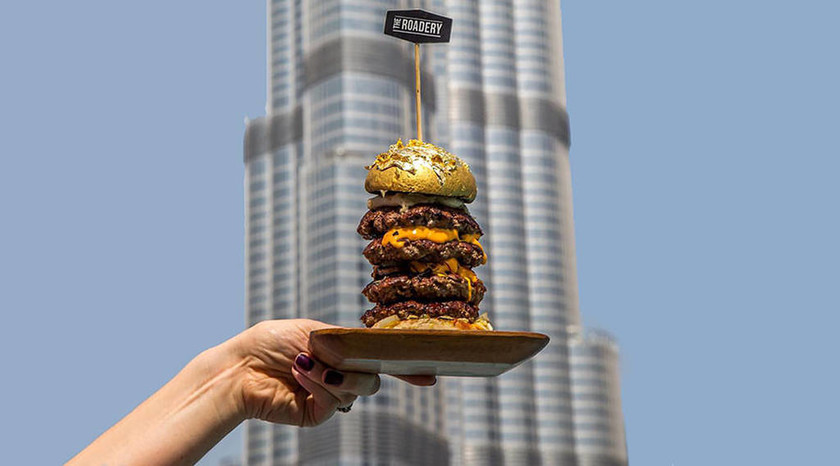 Απίστευτο: Αυτό είναι το πιο ακριβό και πιο μεγάλο burger στον κόσμο! (pics)