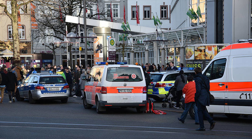 Γερμανία: Αυτοκίνητο έπεσε πάνω σε πλήθος στη Χαϊδελβέργη - Τρεις τραυματίες (pics)