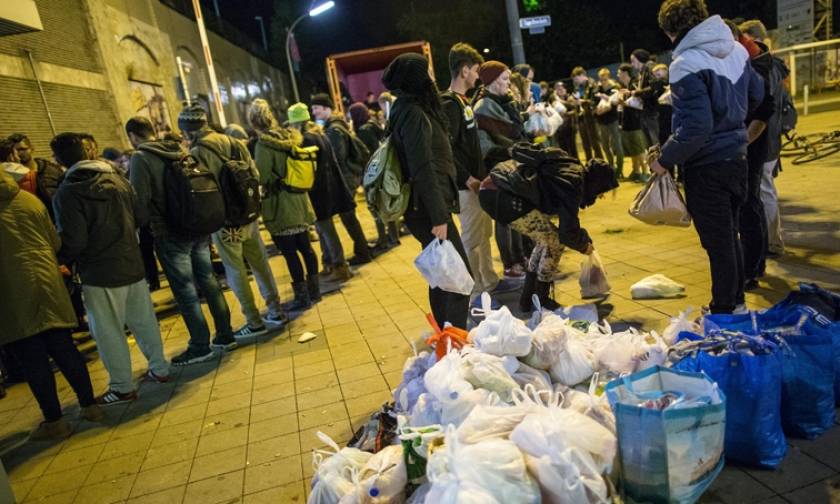 ΜΚΟ προς Βερολίνο: Να τηρηθούν οι δεσμεύσεις για την υποδοχή προσφύγων από Ελλάδα - Ιταλία
