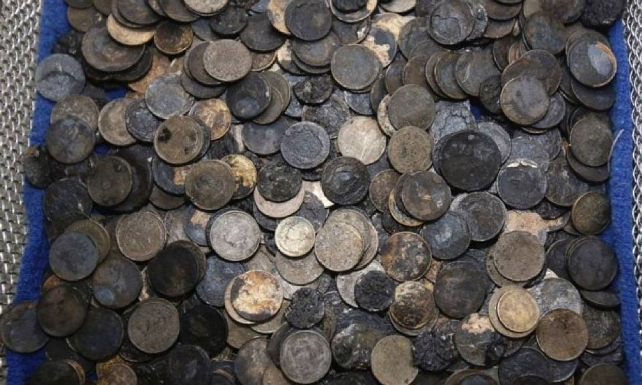Θαλάσσια χελώνα κατάπιε 915 νομίσματα που της πέταξαν τουρίστες για... τύχη! (vid)