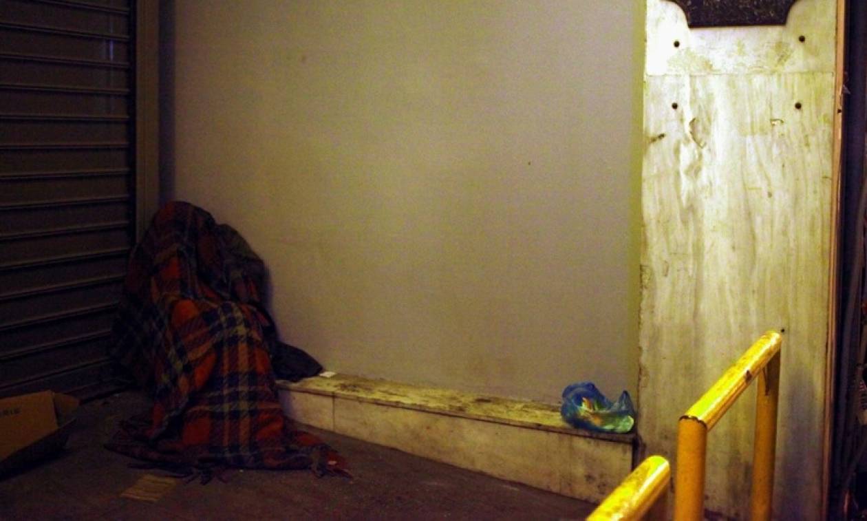 Βόλος: Χειροπέδες σε άστεγη γιατί έβαλε φωτιά σε κάδο προκειμένου να ζεσταθεί