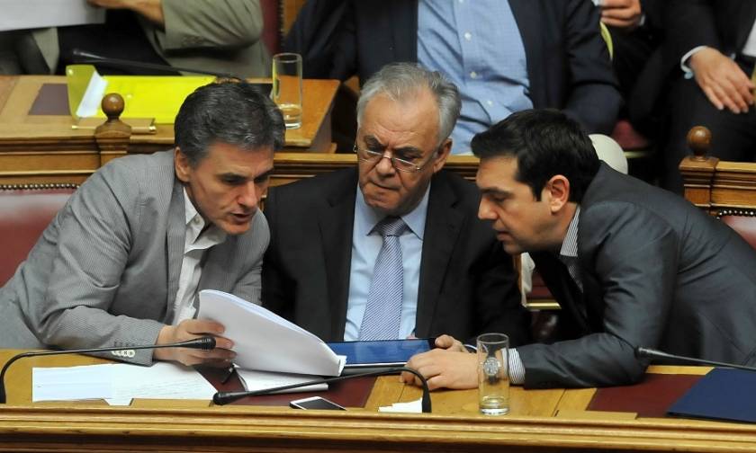 «Χαστούκι» της Eurostat στην κυβέρνηση: «Κατρακυλάει» η ελληνική οικονομία
