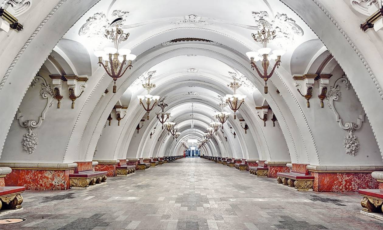 Το εντυπωσιακότερο Μετρό του κόσμου βρίσκεται στη Μόσχα και αυτές οι φωτογραφίες το αποδεικνύουν