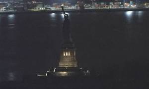 ΗΠΑ: Γιατί έσβησε ξαφνικά το Αγαλμα της Ελευθερίας; (vid)