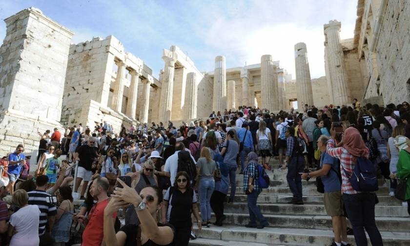 Θετικά τα μηνύματα για τον ελληνικό τουρισμό το 2017