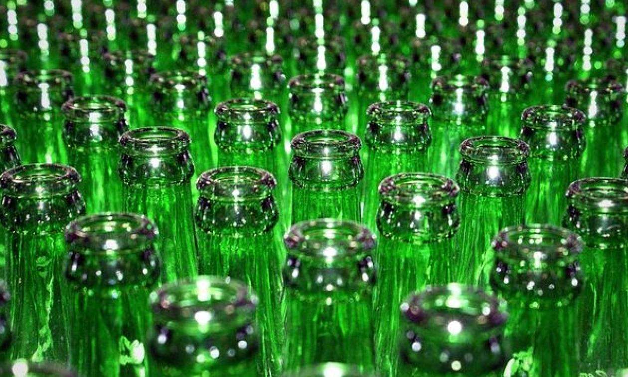 Ο απίστευτος λόγος που τα μπουκάλια της μπύρας είναι πράσινα και καφέ!