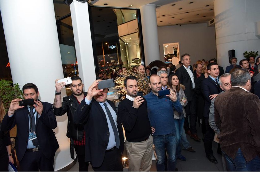 Η έκτη γενιά της BMW Σειράς 5 συναντά την Τέχνη στην Σπανός ΑΕ. (pics+vid)