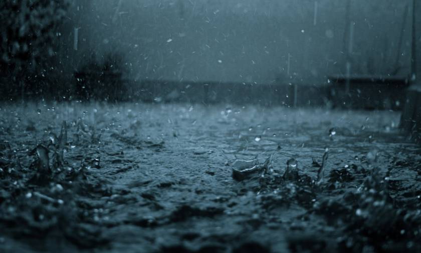 Καιρός: Βροχές και καταιγίδες «σαρώνουν» τη χώρα - Πού θα «χτυπήσει» η κακοκαιρία