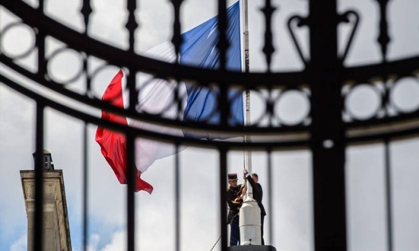 Το Παρίσι καλεί την Άγκυρα και τις χώρες της ΕΕ να ρίξουν τους τόνους