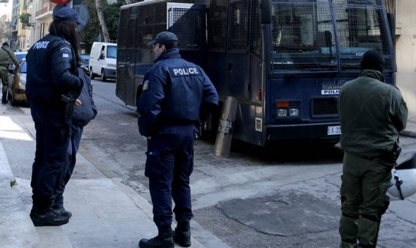 Αστυνομική επιχείρηση εκκένωσης κτηρίων υπό κατάληψη σε Ζωγράφου και Αθήνα