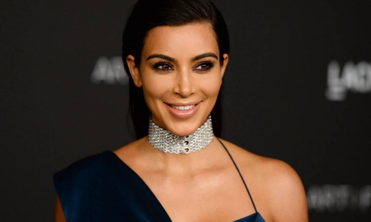 Συγκλονίζει η Kim Kardashian: «Ήταν έτοιμοι να με πυροβολήσουν στο κεφάλι» (video)