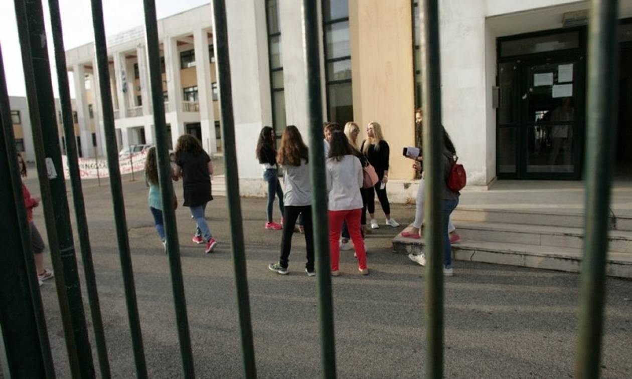 Ο Γαβρόγλου καταργεί τις Πανελλήνιες: «Με το βαθμό του απολυτηρίου η εισαγωγή στο Πανεπιστήμιο»
