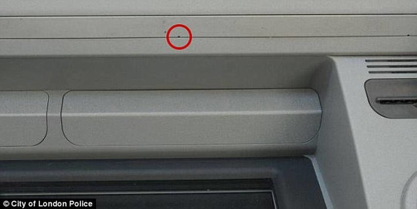 Προσοχή: Το νέο κόλπο για την υποκλοπή των PIN από τα ATM (pics)
