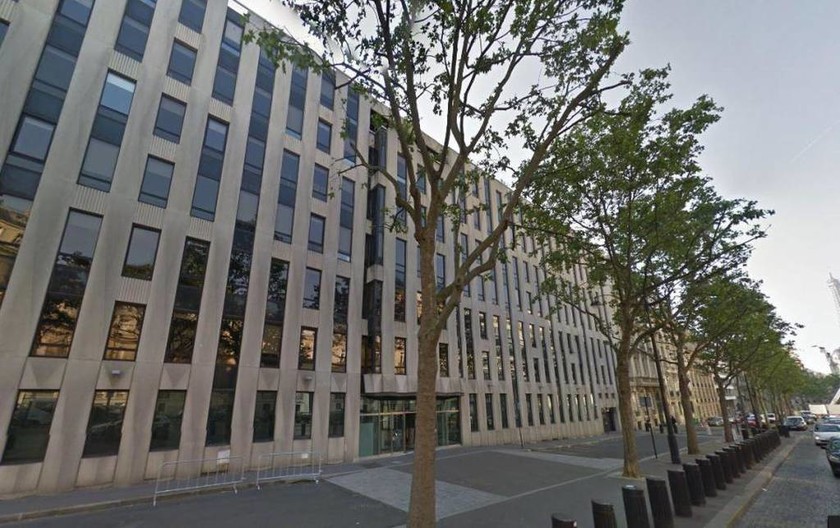 Αιματηρή έκρηξη παγιδευμένου δέματος στα γραφεία του ΔΝΤ στο Παρίσι (Vid+Pics)