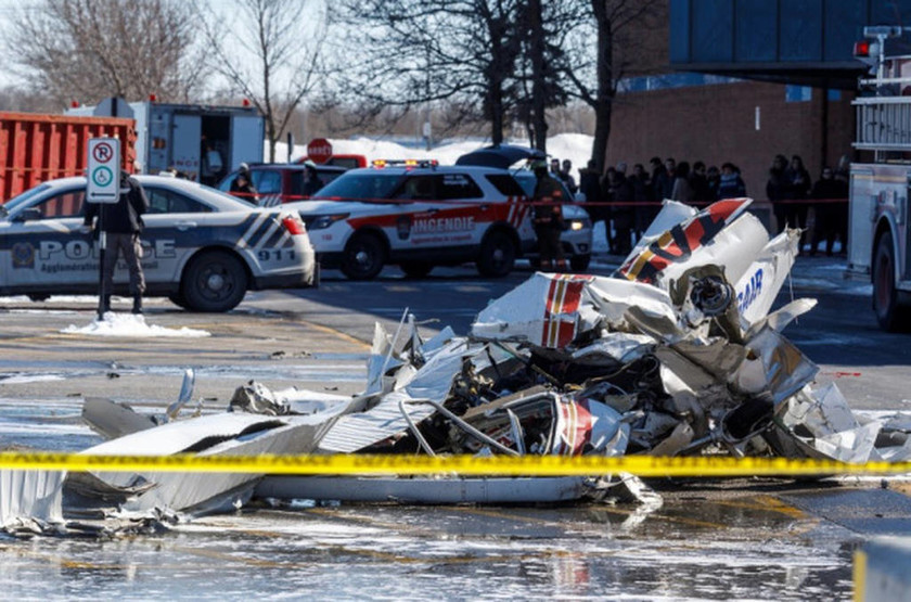 Σύγκρουση αεροπλάνων στον Καναδά - Πληροφορίες για έναν νεκρό (pics)