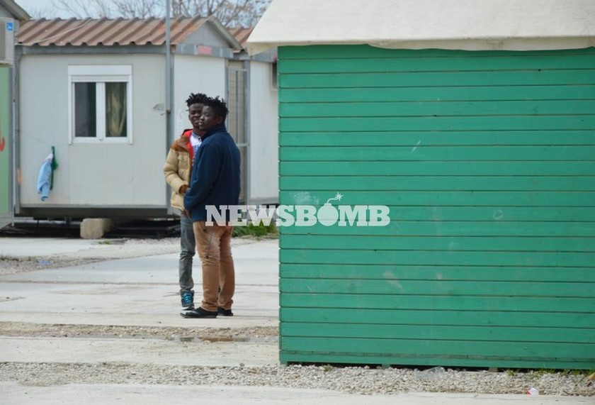 Το Newsbomb.gr στον Ελαιώνα: Οι πρόσφυγες ήρθαν για να... μείνουν