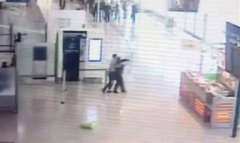 Γαλλία: Βίντεο ντοκουμέντο από την επίθεση στο αεροδρόμιο του Ορλί