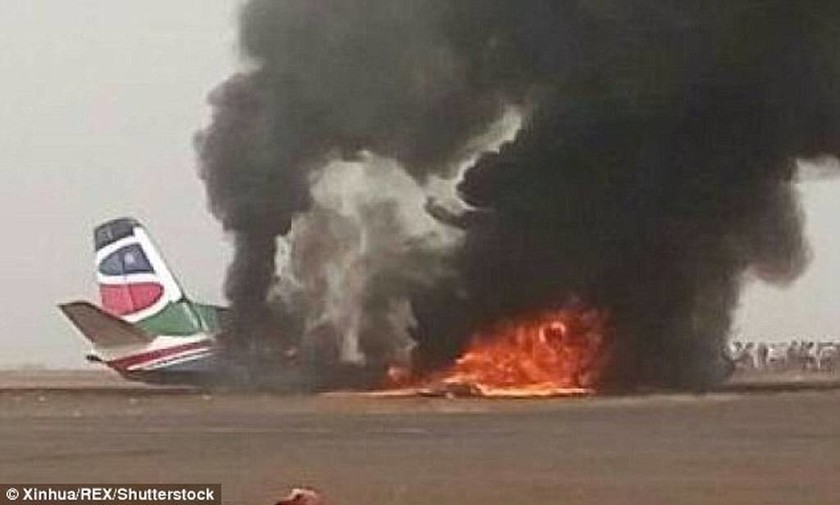 Θαύμα στο Νότιο Σουδάν: Συνετρίβη αεροσκάφος με 45 επιβάτες και είναι όλοι ζωντανοί (pics+vid)