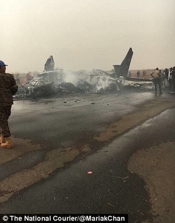 Θαύμα στο Νότιο Σουδάν: Συνετρίβη αεροσκάφος με 45 επιβάτες και είναι όλοι ζωντανοί (pics+vid)