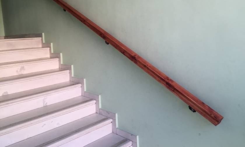 Τραγωδία: Δύο παιδιά νεκρά - Ποδοπατήθηκαν σε σκάλες στο σχολείο την ώρα του διαλείμματος