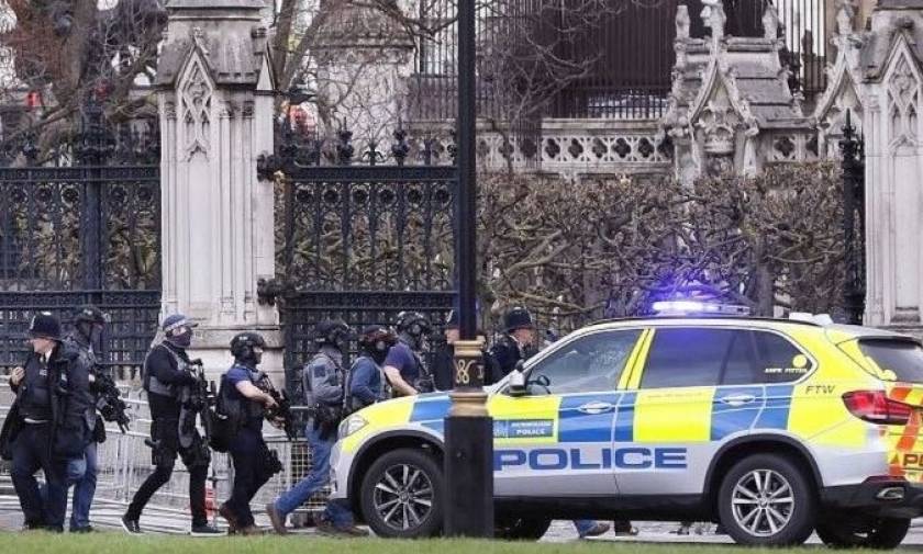 Λονδίνο: Ως τρομοκρατική ενέργεια αντιμετωπίζει η αστυνομία τις επιθέσεις