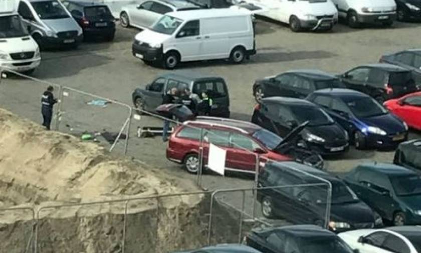 Συναγερμός στο Βέλγιο: Πήγε να παρασύρει πεζούς με αυτοκίνητο γεμάτο όπλα (pics+vid)