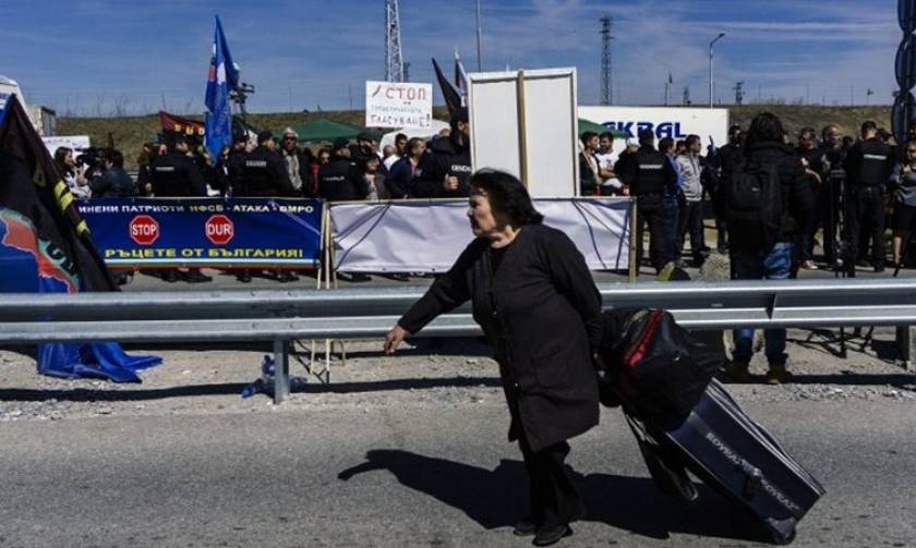 Ένταση μεταξύ Σόφιας-Άγκυρας: Βούλγαροι εθνικιστές μπλοκάρουν την είσοδο σε Τούρκους ψηφοφόρους