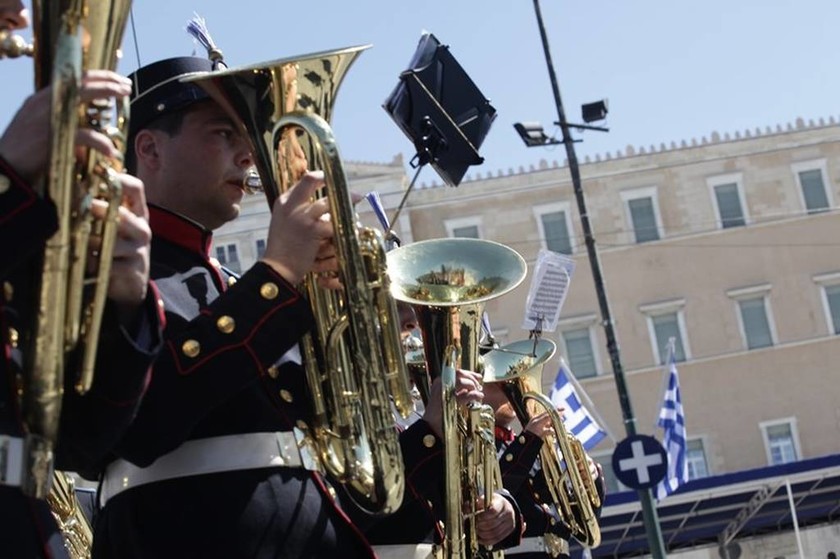 25η Μαρτίου: Μεγαλειώδης η στρατιωτική παρέλαση στο κέντρο της Αθήνας (pics&vids)  