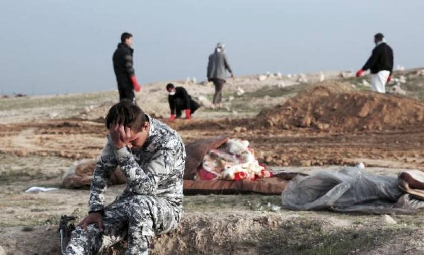 «Λουτρό αίματος» στο Ιράκ: Δεκάδες άμαχοι νεκροί από διαδοχικές αεροπορικές επιθέσεις στη Μοσούλη