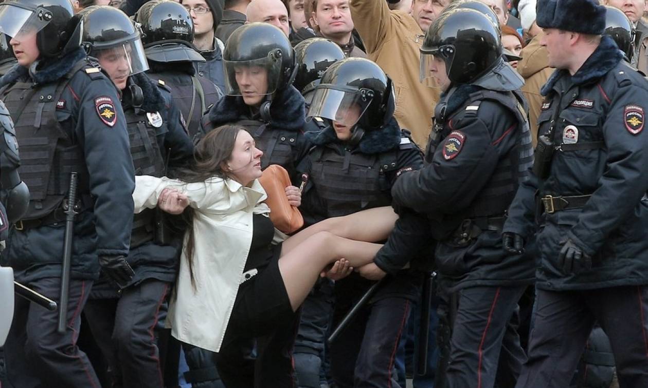 Δριμύ κατηγορώ των ΗΠΑ κατά της Ρωσίας για τις συλλήψεις εκατοντάδων διαδηλωτών (Pics+Vids)