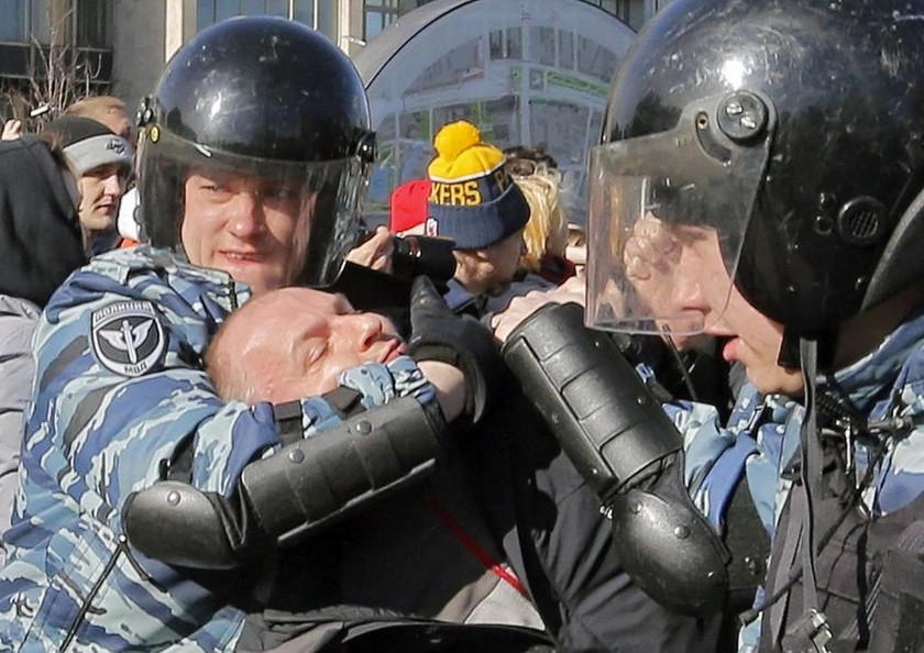 Οι ΗΠΑ στρέφονται κατά της Ρωσίας για τις συλλήψεις εκατοντάδων διαδηλωτών (Pics+Vids)
