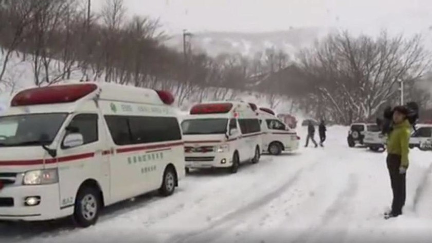 ΕΚΤΑΚΤΟ: Φονική χιονοστιβάδα χτυπά το Τόκιο – Τουλάχιστον οχτώ παιδιά νεκρά (Pics+Vid)