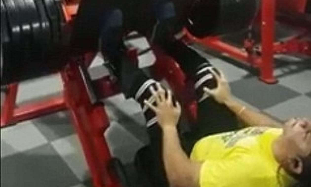 Βίντεο σοκ: Έσπασε το γόνατό του ανάποδα προσπαθώντας να σηκώσει βάρη