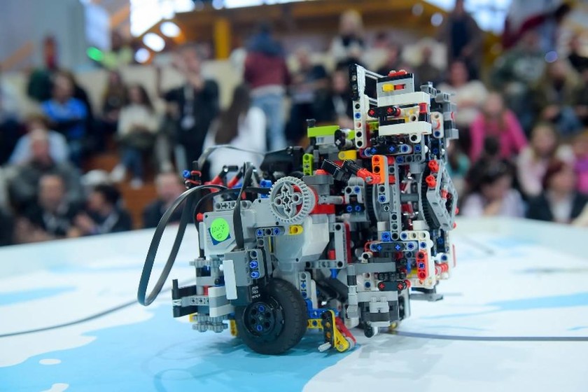 Μαθητές νικητές, με ρομπότ από το μέλλον!