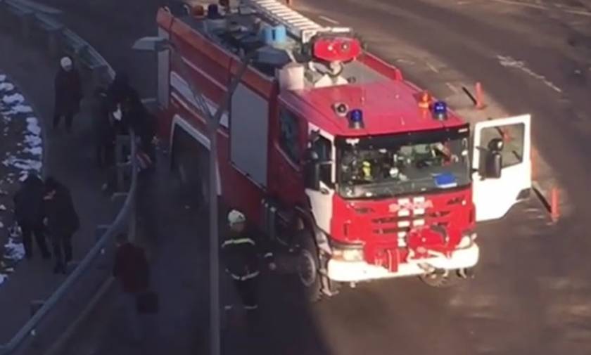 Ρωσία: Τραγικό δυστύχημα στη Μόσχα - Πυροσβεστικό όχημα «θέρισε» ανθρώπους σε στάση λεωφορείου (Vid)