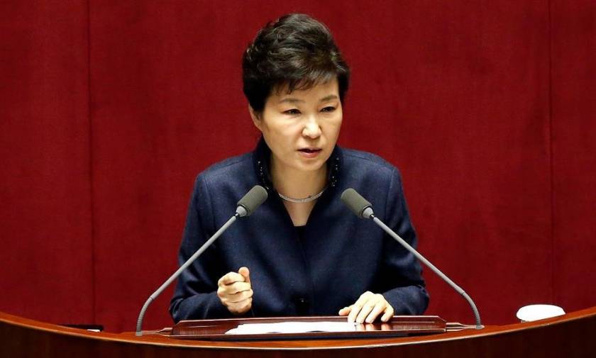 Νότια Κορέα: Δικαστήριο εξέδωσε ένταλμα σύλληψης της προέδρου Παρκ Γκέουν-χιε