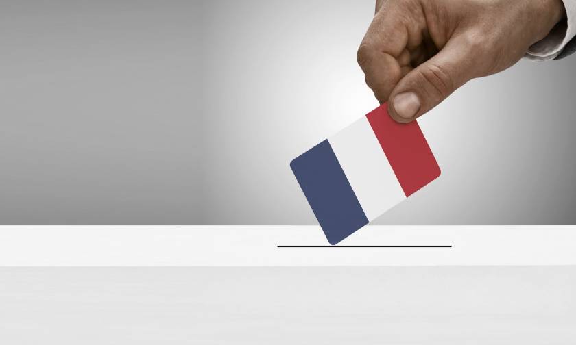 Γαλλικές εκλογές: Αμφίρροπη αναμέτρηση «βλέπει» νέα δημοσκόπηση
