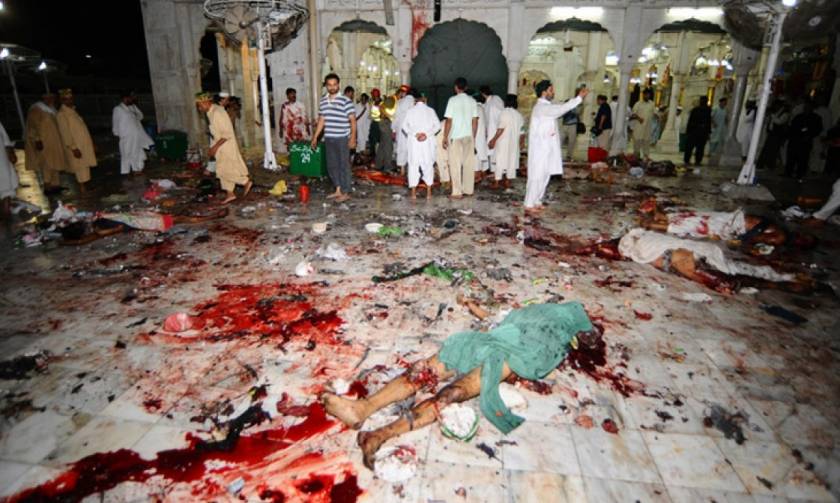 Φρίκη στο Πακιστάν: Τζιχαντιστές εισέβαλαν σε τέμενος και έσφαξαν με μαχαίρια τουλάχιστον 20 πιστούς