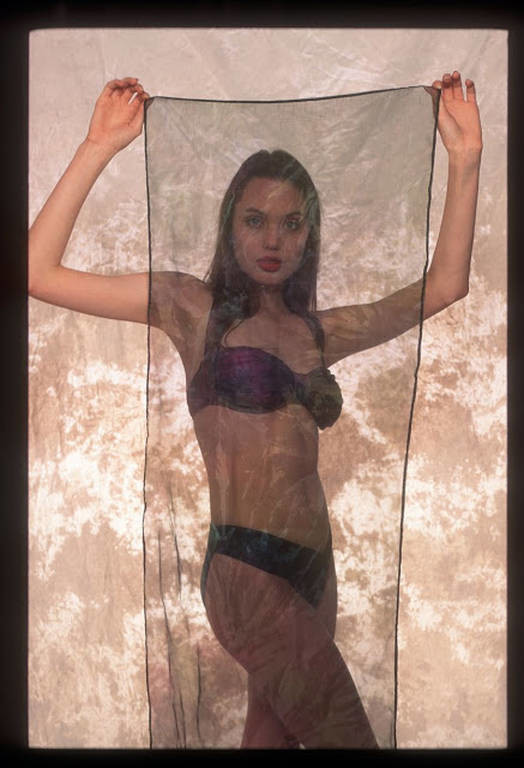 Viral: Σέξι φωτογραφίες της Αντζελίνα Τζολί με εσώρουχα διέρρευσαν στη δημοσιότητα (Pics) 