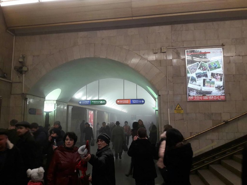 ΕΚΤΑΚΤΟ: Συναγερμός στη Ρωσία: Έκρηξη στο μετρό της Αγίας Πετρούπολης - Συγκλονιστικές φωτογραφίες