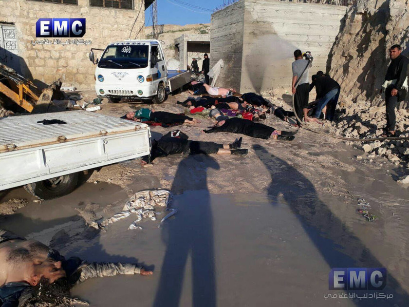 Φρίκη στη Συρία: Βομβάρδισαν την Ιντλίμπ με χημικά - 58 νεκροί (ΣΚΛΗΡΕΣ ΕΙΚΟΝΕΣ)