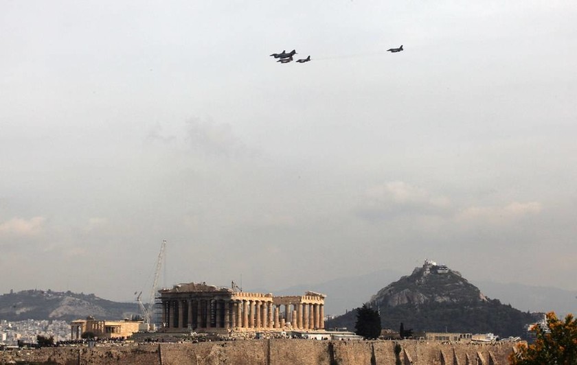 Μαχητικά αεροσκάφη στην Αθήνα: Δείτε εντυπωσιακές φωτογραφίες