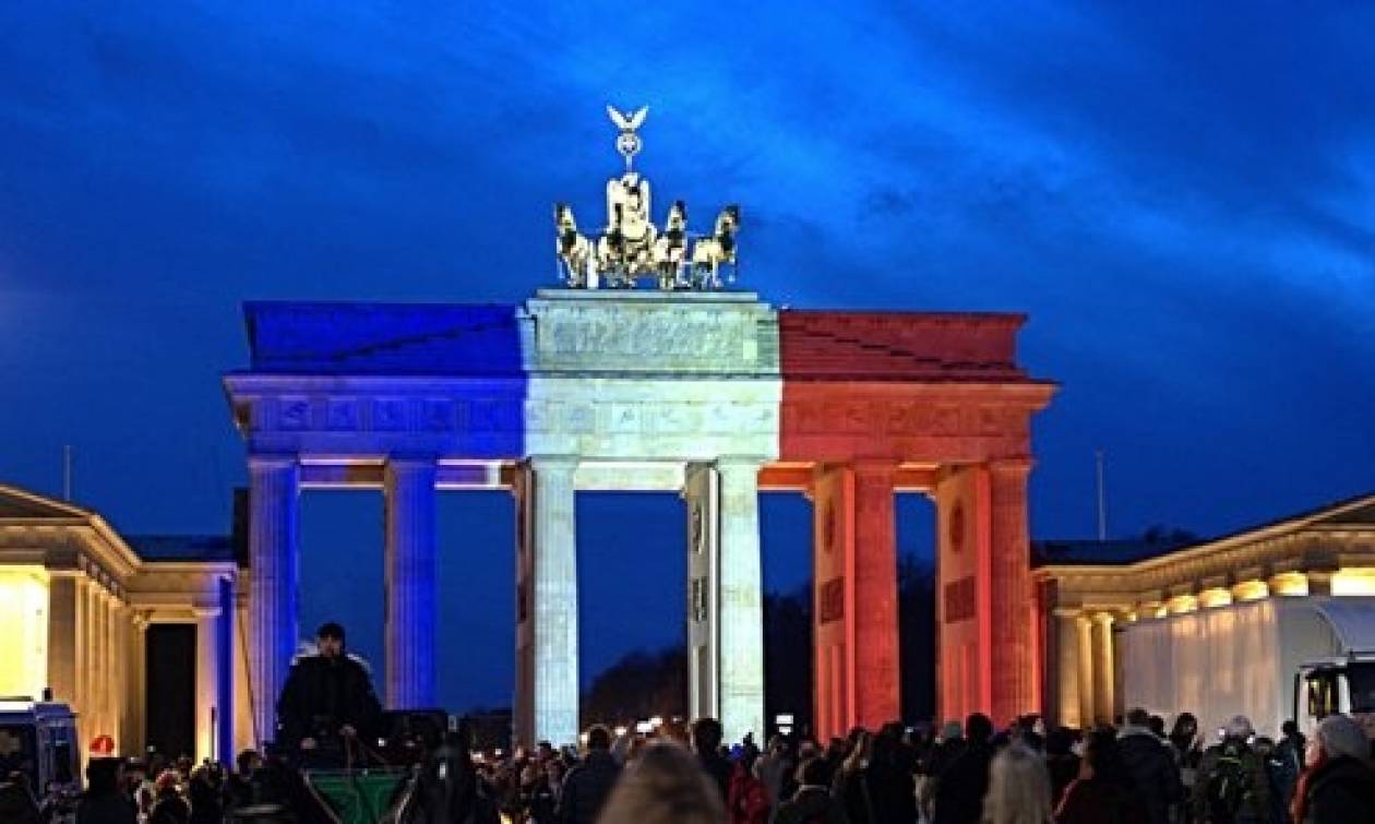 Οργή για την άρνηση του Βερολίνου να φωταγωγήσει τη Πύλη του Βραδεμγούργου στα χρώματα της Ρωσίας