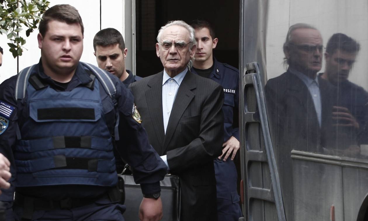 Άκης Τσοχατζόπουλος: Ψάχνει 200.000 ευρώ για να βγει από τη φυλακή