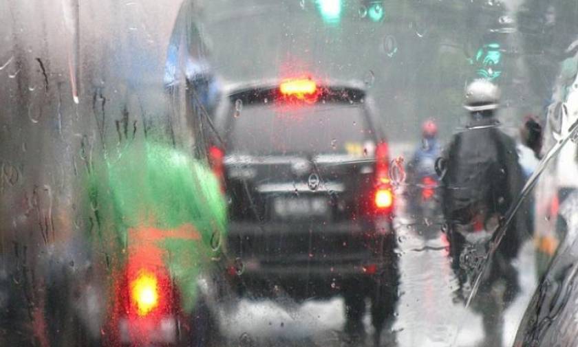ΤΩΡΑ: Ισχυρή βροχόπτωση στην Αττική – Κυκλοφοριακά προβλήματα