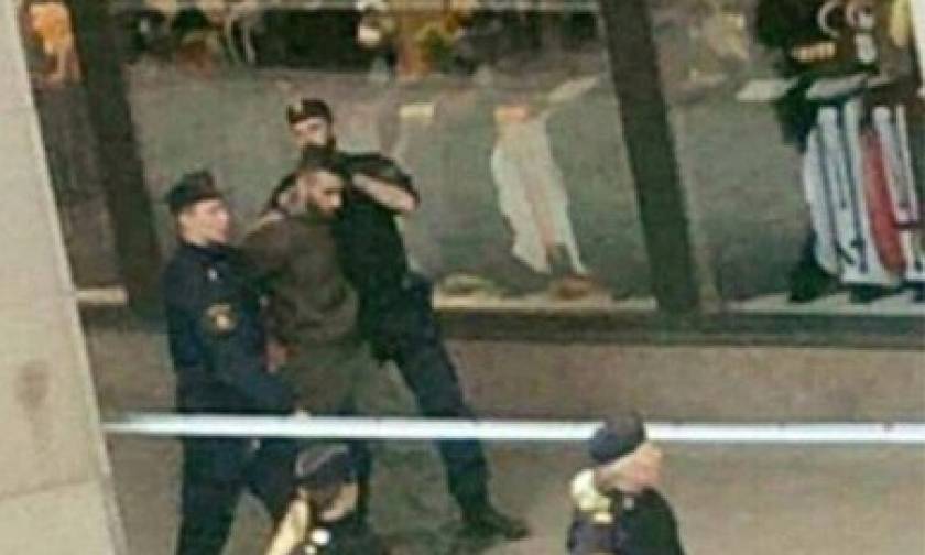 Στοκχόλμη: Χειροπέδες σε υπόπτους για το τρομοκρατικό «χτύπημα» - Ανακρίνουν δύο άτομα