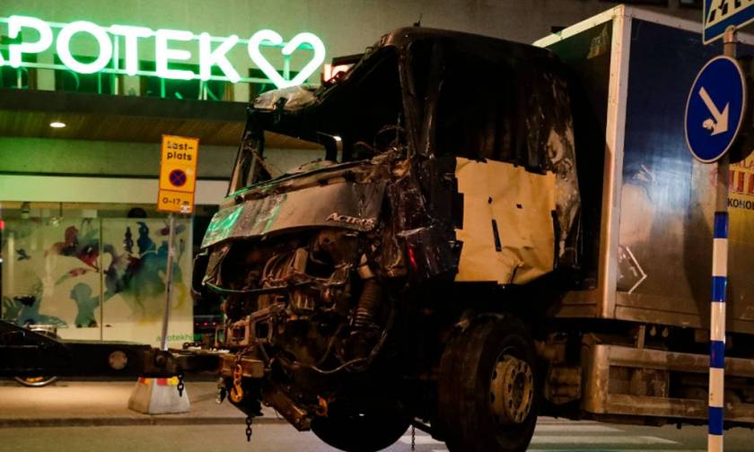 Stockholm attack: 'Suspect device' in Sweden crash lorry