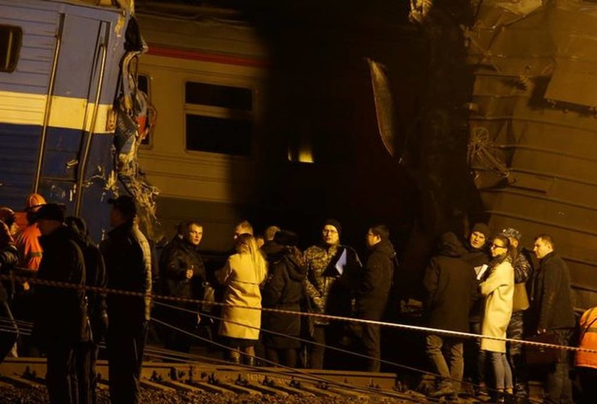 Πανικός στη Μόσχα από σύγκρουση τρένων - Δεκάδες τραυματίες (pics+vids)