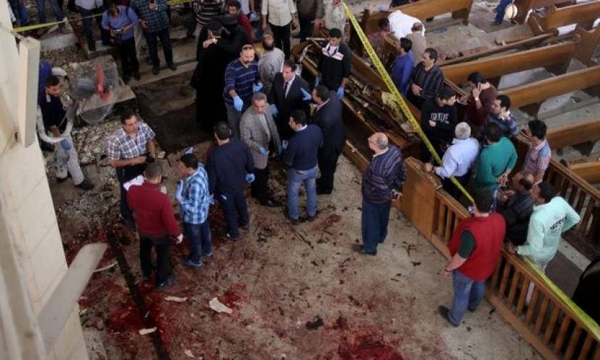 Two bomb attacks on Egyptian churches kill 41 at Palm Sunday services in Tanta and Alexandria (vids)
